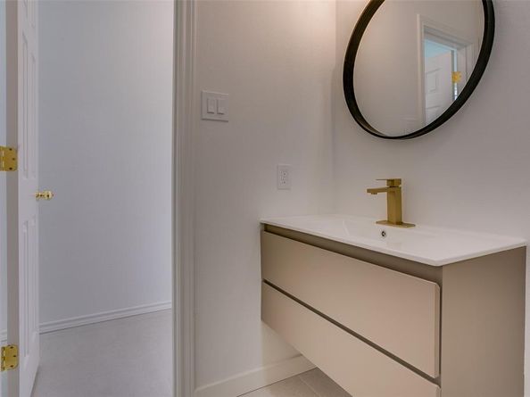 11103  Manorview Circle , Dallas Texas 75228