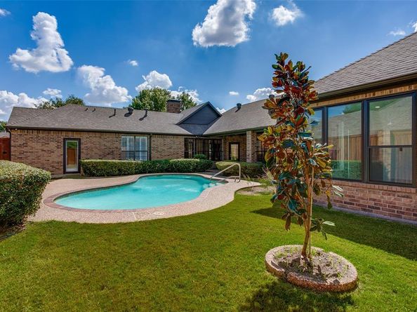11103  Manorview Circle , Dallas Texas 75228