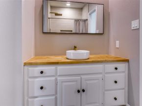 11103  Manorview Circle , Dallas Texas 75228