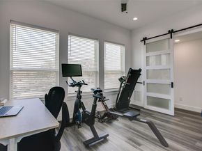 2239  Lovedale Avenue  105, Dallas Texas 75235