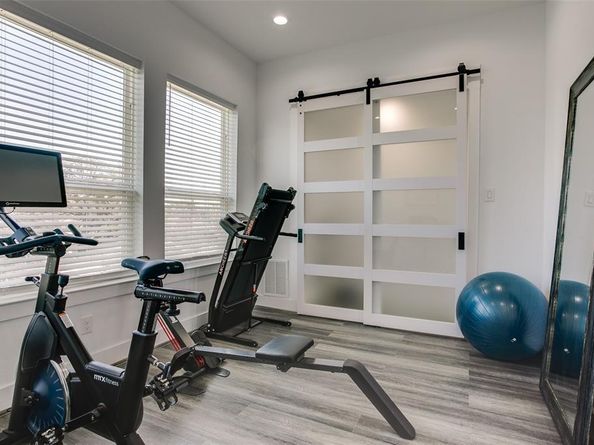 2239  Lovedale Avenue  105, Dallas Texas 75235