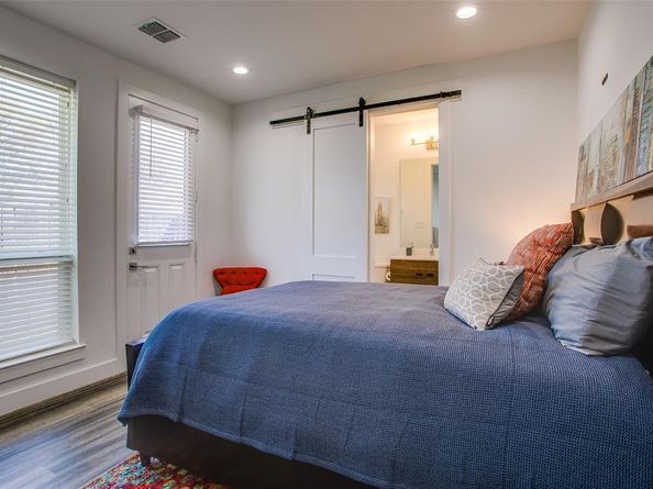 2239  Lovedale Avenue  105, Dallas Texas 75235