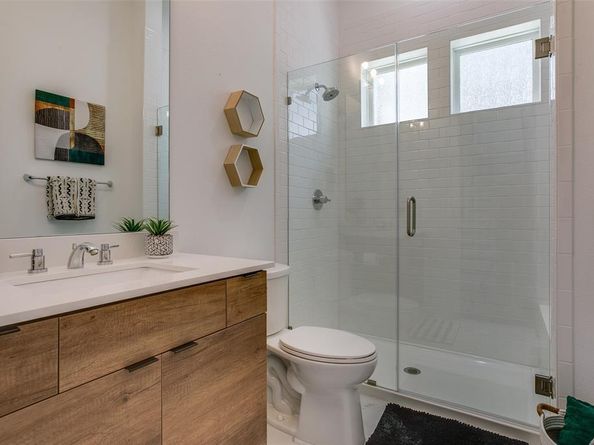 2239  Lovedale Avenue  105, Dallas Texas 75235