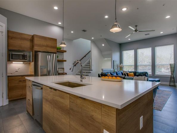 2239  Lovedale Avenue  105, Dallas Texas 75235