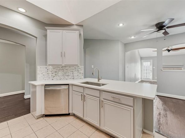 7500  Fossil Garden Drive , Arlington Texas 76002