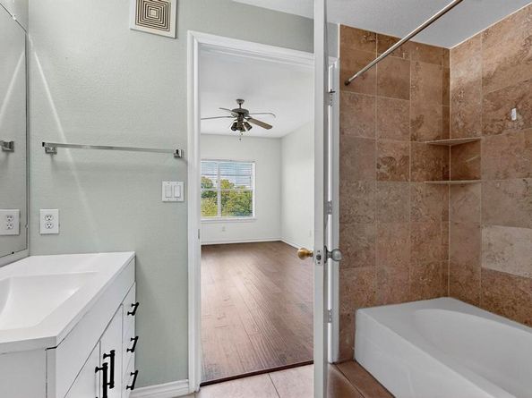 3102  Kings Road  1307, Dallas Texas 75219