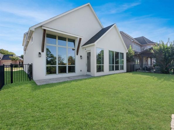 914  Saint George Place , DeSoto Texas 75115