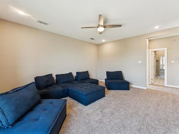 914  Saint George Place , DeSoto Texas 75115