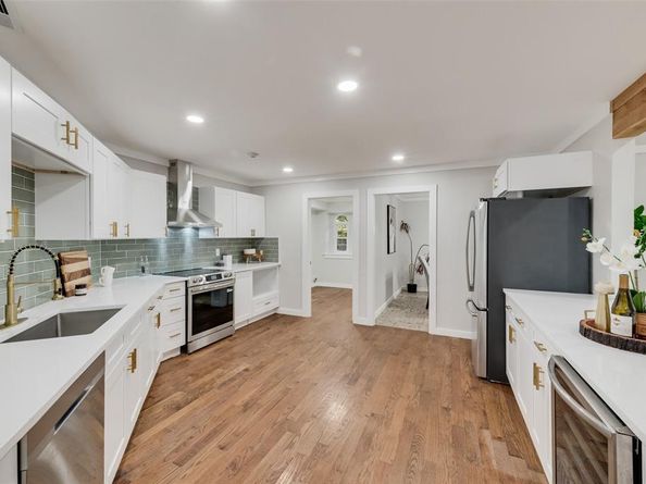 6535  Southpoint Drive , Dallas Texas 75248