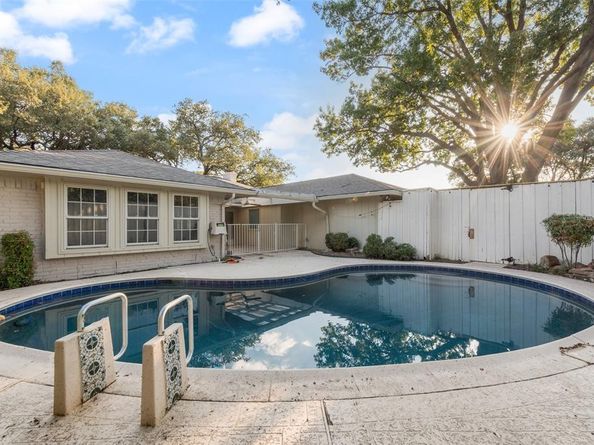 6535  Southpoint Drive , Dallas Texas 75248