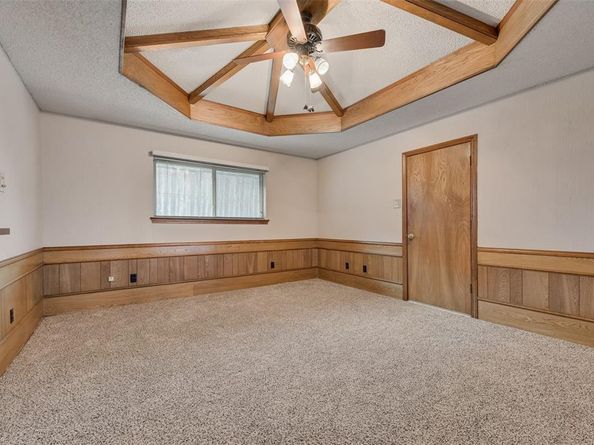 1917  Meadowview Drive , Garland Texas 75043