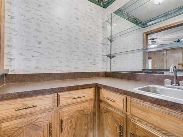 1917  Meadowview Drive , Garland Texas 75043