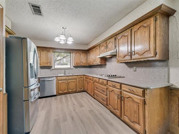 1917  Meadowview Drive , Garland Texas 75043