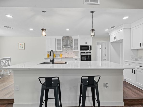 1815  Nora Drive , Pantego Texas 76013
