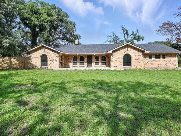 1815  Nora Drive , Pantego Texas 76013