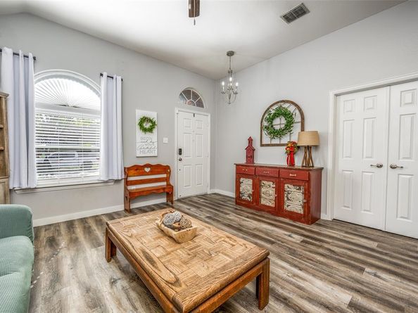 1719  Falcon Drive , Corinth Texas 76210