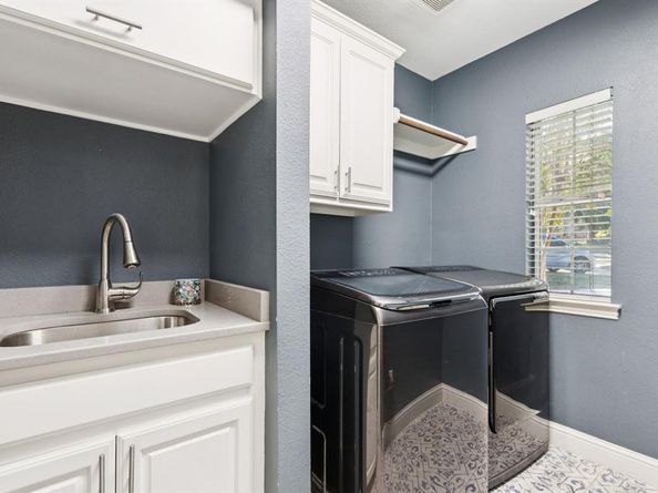 1060  Rosewood Drive , Grapevine Texas 76051