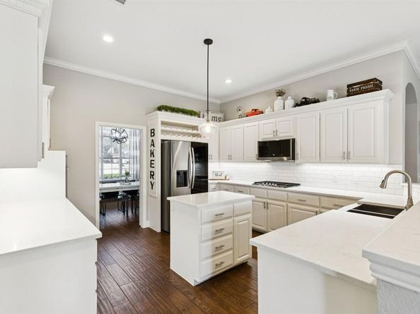 1060  Rosewood Drive , Grapevine Texas 76051