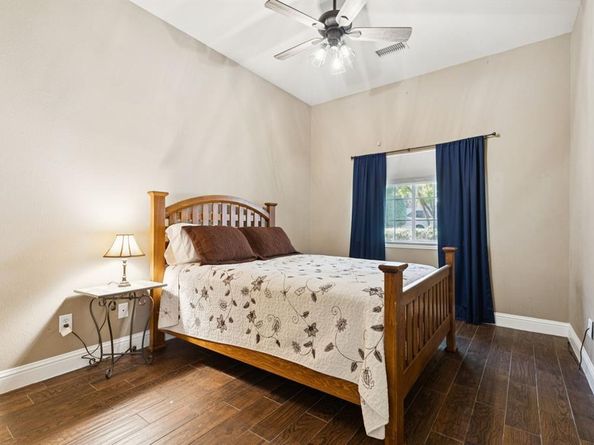 1060  Rosewood Drive , Grapevine Texas 76051