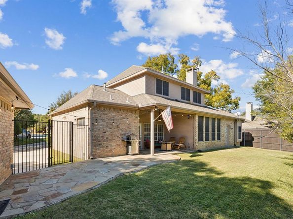 1060  Rosewood Drive , Grapevine Texas 76051