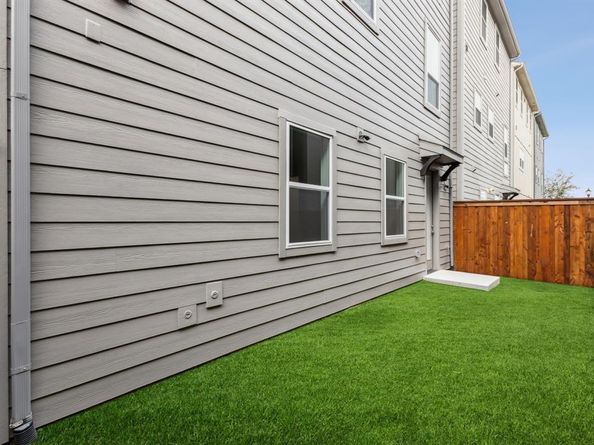 2628  Carmelita Street , Dallas Texas 75212