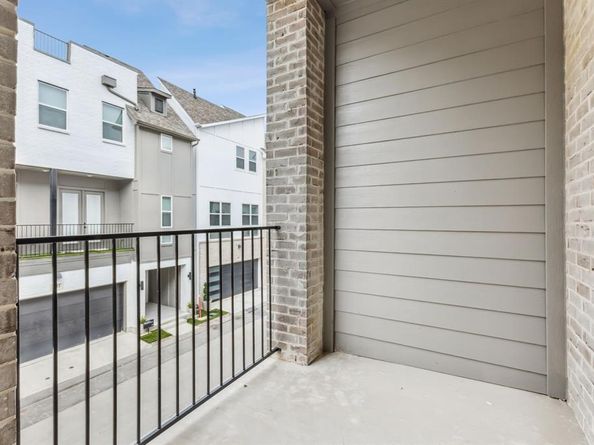 2628  Carmelita Street , Dallas Texas 75212