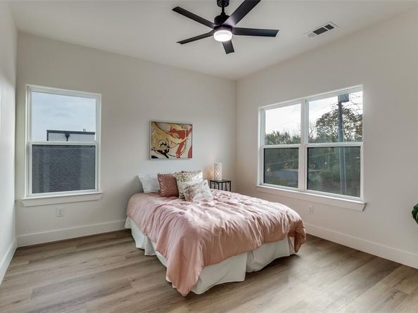 1409  Doyle Avenue , Dallas Texas 75203