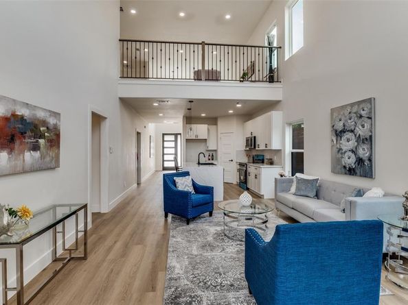 1409  Doyle Avenue , Dallas Texas 75203