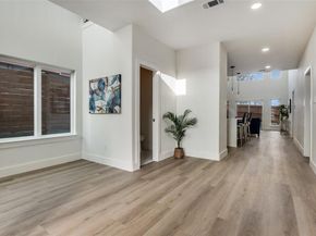 1409  Doyle Avenue , Dallas Texas 75203