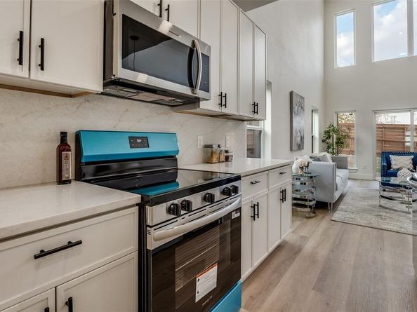 1409  Doyle Avenue , Dallas Texas 75203