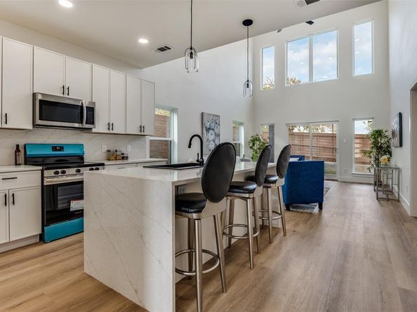 1409  Doyle Avenue , Dallas Texas 75203