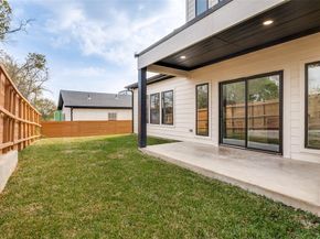 1409  Doyle Avenue , Dallas Texas 75203