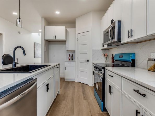 1409  Doyle Avenue , Dallas Texas 75203