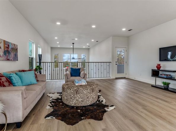 1409  Doyle Avenue , Dallas Texas 75203