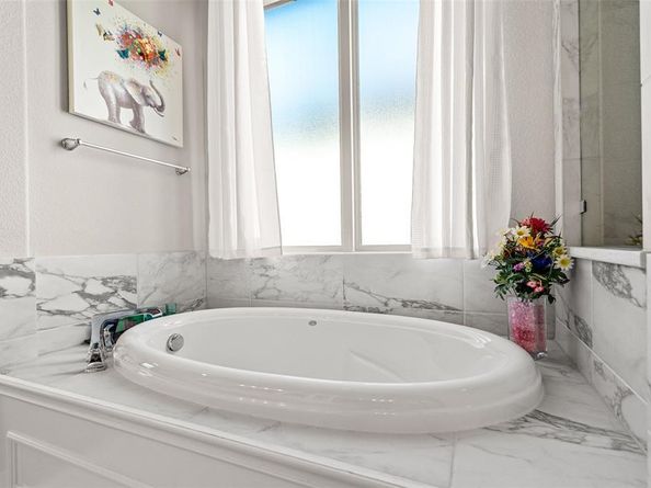 2924  Stonefield  , The Colony Texas 75056