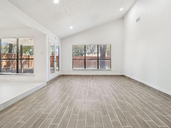 5507  Silver Bow Trail , Arlington Texas 76017