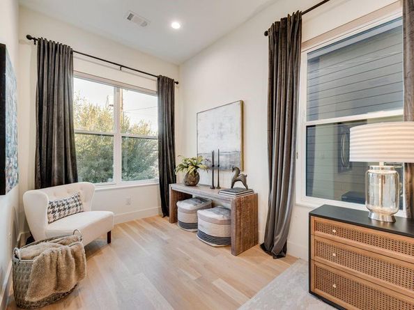 5623  Winton Street , Dallas Texas 75206