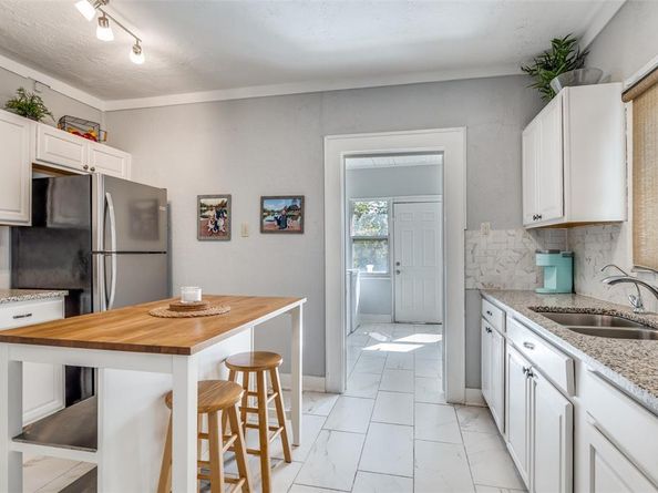 4814  Gurley Avenue , Dallas Texas 75223