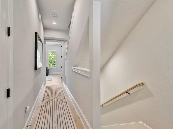 2157  Wenge Lane , Dallas Texas 75219