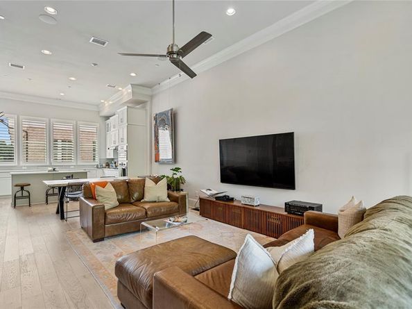 2157  Wenge Lane , Dallas Texas 75219