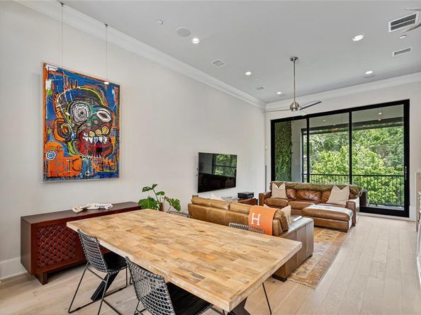 2157  Wenge Lane , Dallas Texas 75219