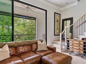 2157  Wenge Lane , Dallas Texas 75219