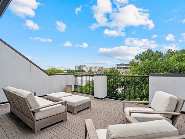 2157  Wenge Lane , Dallas Texas 75219