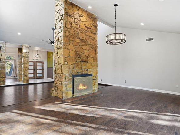 704  Timberview Court N, Fort Worth Texas 76112