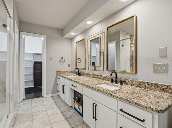 704  Timberview Court N, Fort Worth Texas 76112