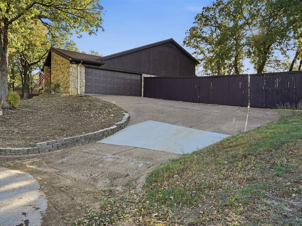 704  Timberview Court N, Fort Worth Texas 76112