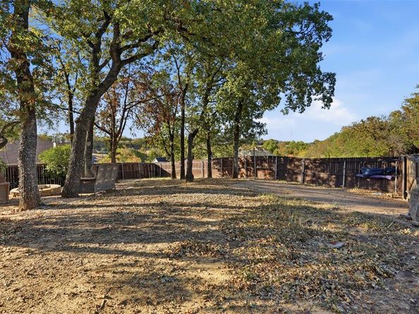 704  Timberview Court N, Fort Worth Texas 76112