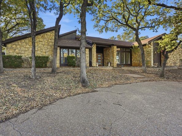 704  Timberview Court N, Fort Worth Texas 76112