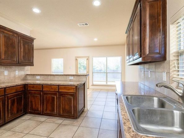 5933  Missy Lane , Fort Worth Texas 76131