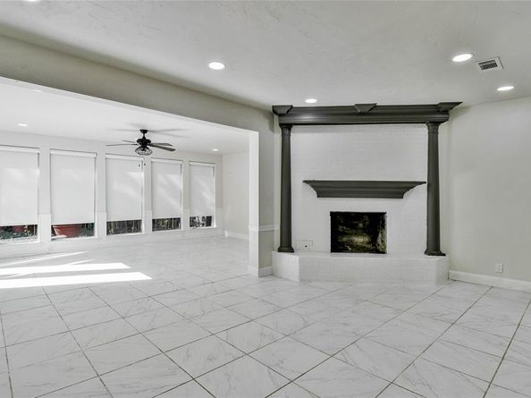 1722  Northbrook Court , Arlington Texas 76012